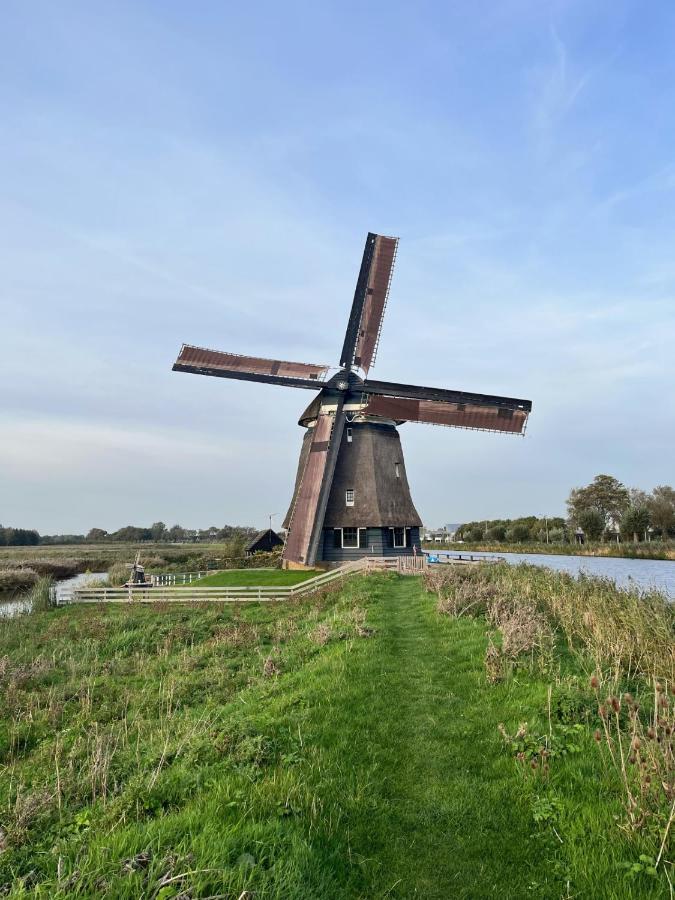 Vrijstaand Chalet Met Veel Buitenruimte En Veranda Villa Zuid-Scharwoude Exteriör bild